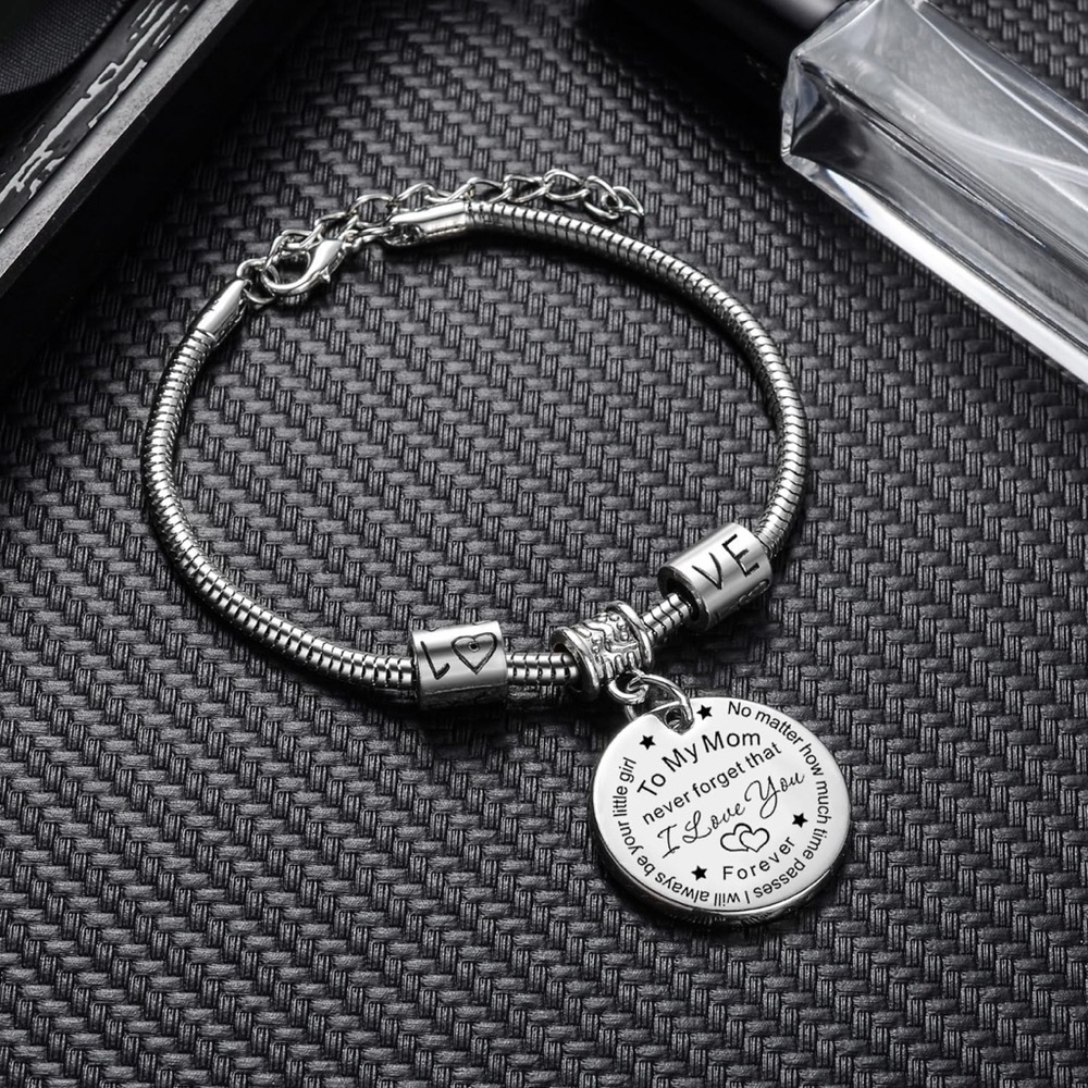Mom Pendant Bracelet, NWT. - Picture 2 of 2